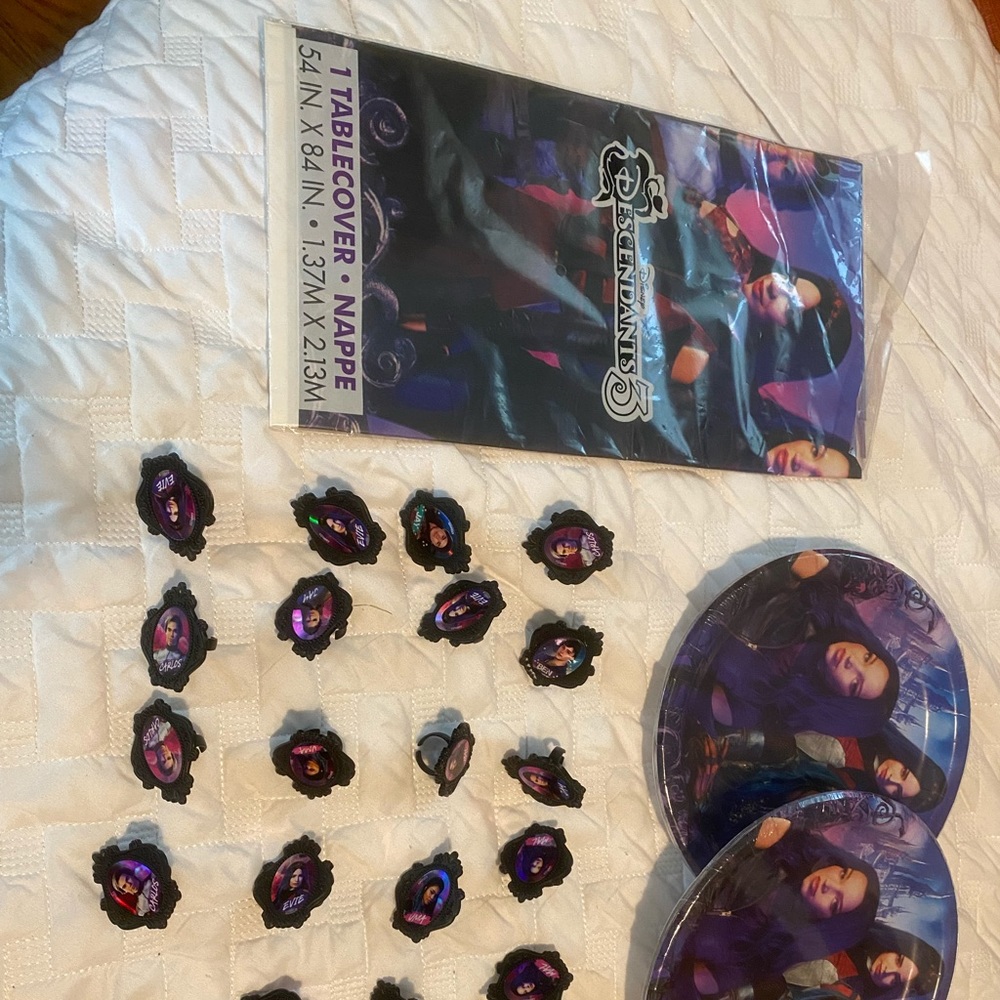 Descendants 3 party supplies